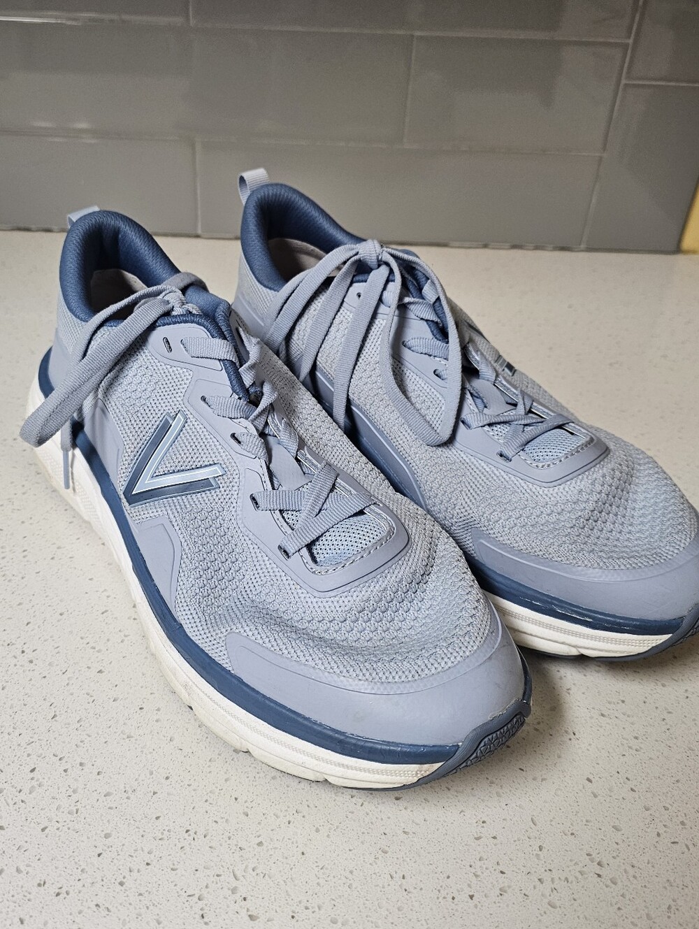 Vionic Walking Shoes womens 11